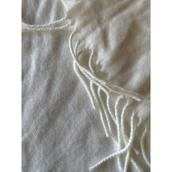NWT Cejon White Muffler Scarf One Size Fringe Trim - Picture 4 of 6